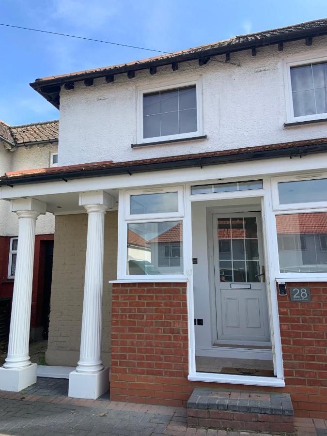 Beautiful Self Contained Studio Apartment London Luaran gambar